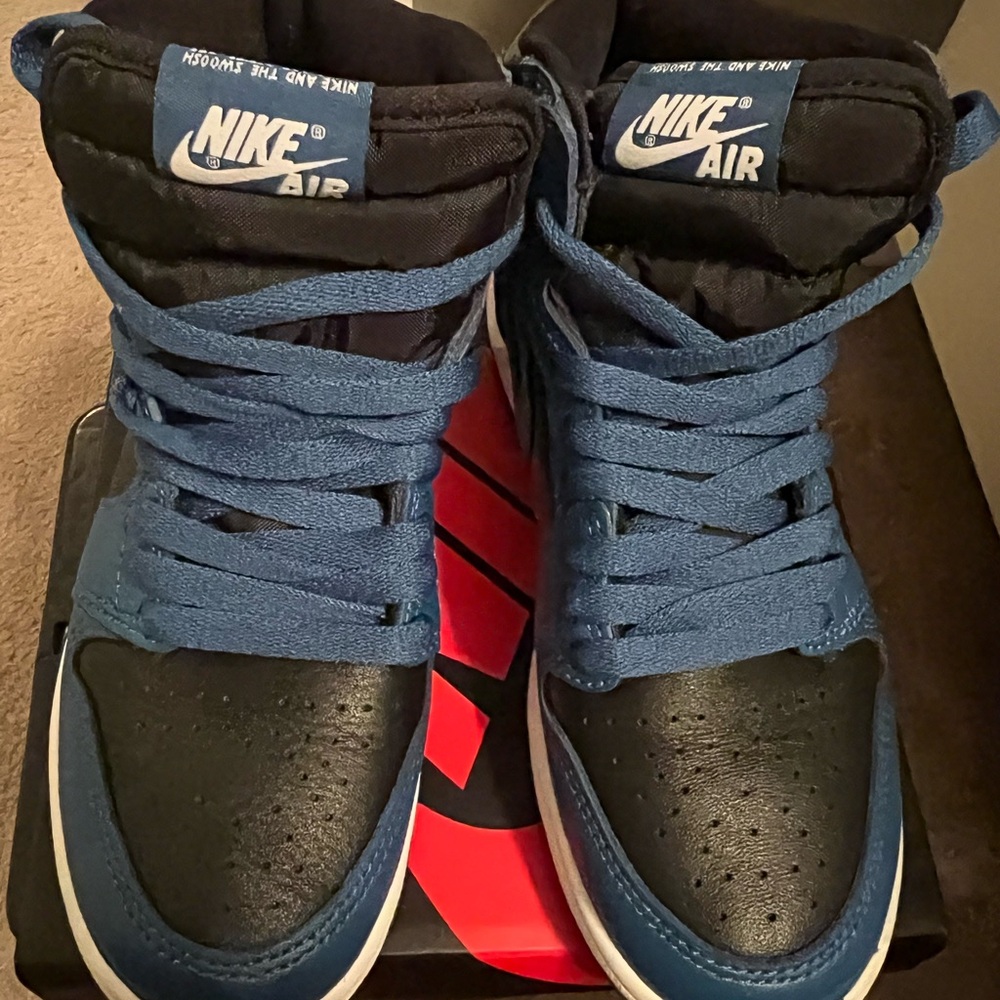 Jordan 1 kids size 3.5yr